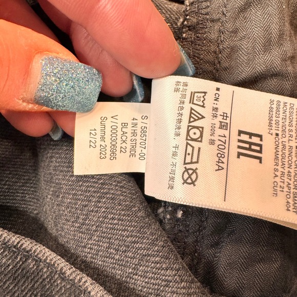 GAP Womens High Rise Stride Denim Shorts Washed Black Distressed Size 32 14R - Picture 5 of 7